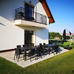 Apartamenty, Zielone Wzgorze Wiktora W Mikolajkach 公寓